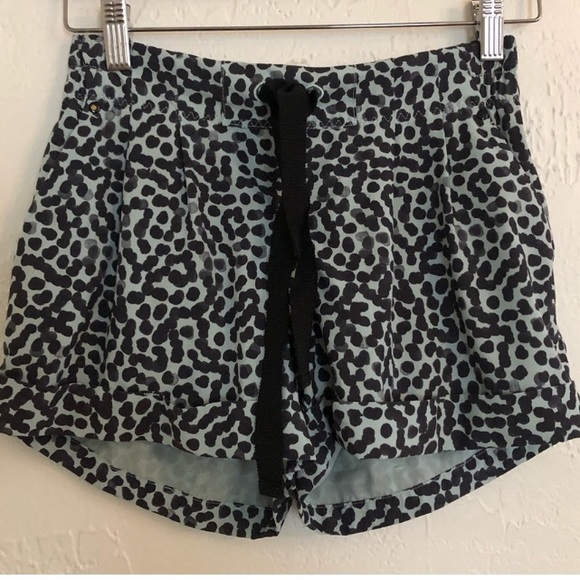 Lululemon Blue & Black Polka Dot Play All Day Shorts - Picture 3 of 9